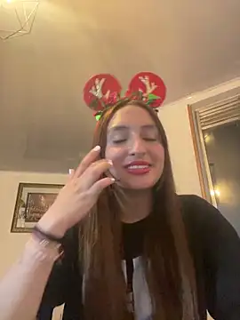 Snapshot of Leah_moon1 chatting on 21, 12, 2025 Leah moon1 online show from 21, 12, 2025