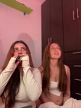 Snapshot of Leah_moon1 chatting on 6, 2, 2026 Leah moon1 online show from 6, 2, 2026