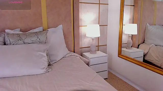 lyrabellini online show from 25, 2, 2026