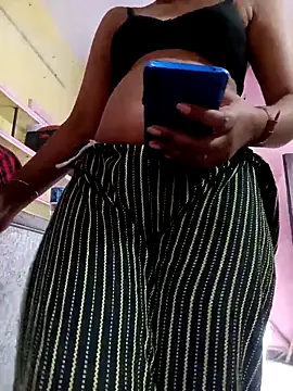 Snapshot of Haseena_begam00 chatting on 1, 11, 2025 Haseena begam00 online show from 1, 11, 2025