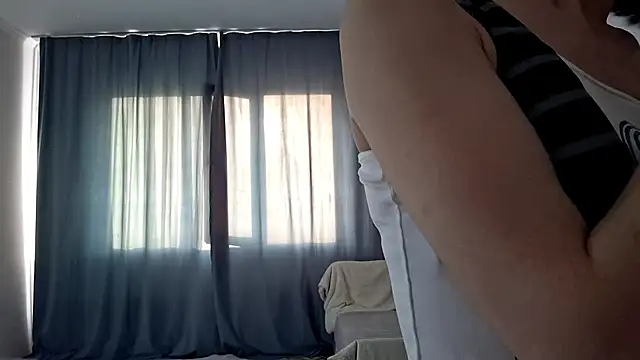 Lyndasilk online show from 1, 4, 2026