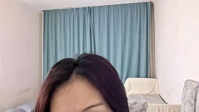 Snapshot of Lyndasilk chatting on 17, 4, 2026 Lyndasilk online show from 17, 4, 2026