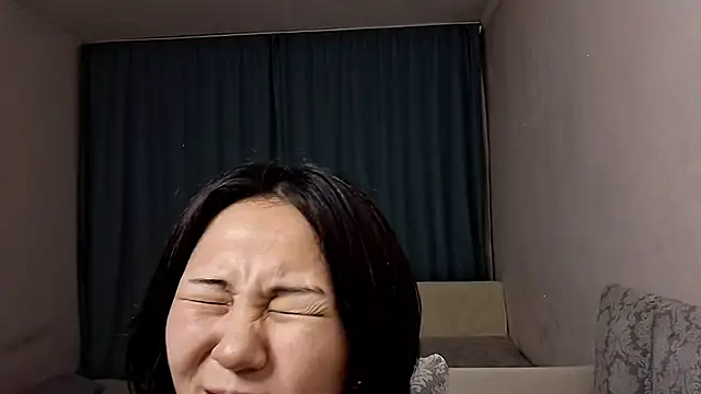 Snapshot of Lyndasilk chatting on 3, 5, 2026 Lyndasilk online show from 3, 5, 2026