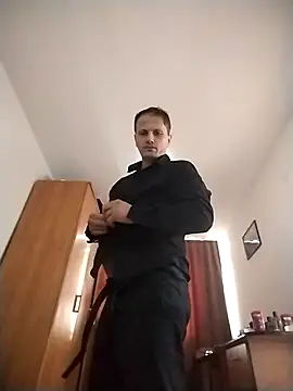 Snapshot of Iuliancatalin38 chatting on 12, 10, 2025 Iuliancatalin38 online show from 12, 10, 2025