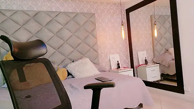 CARO ADAMS1 online show from 6, 2, 2026