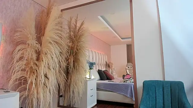 Ari lynn  online show from 19, 12, 2025