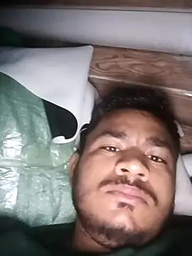 Snapshot of GlossyDare1823 chatting on 3, 11, 2025 GlossyDare1823 online show from 3, 11, 2025