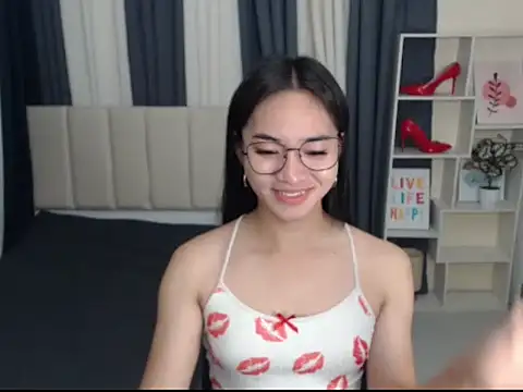 Snapshot of PetiteAsianMarian chatting on 21, 10, 2025 PetiteAsianMarian online show from 21, 10, 2025