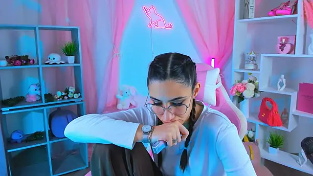 RebeckaThornton online show from 9, 11, 2025