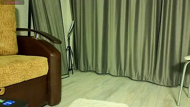 MissPompadure online show from 19, 12, 2025