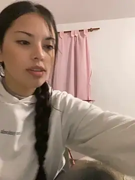 Snapshot of sashazepol chatting on 6, 5, 2026 sashazepol online show from 6, 5, 2026