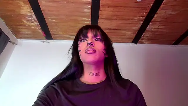 Trix ebony online show from 16, 10, 2025