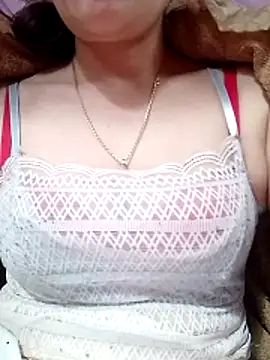 YiyinLy online show from 3, 2, 2026