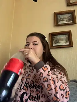 MiraCastellon online show from 5, 11, 2025