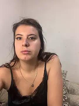 MiraCastellon online show from 2, 12, 2025