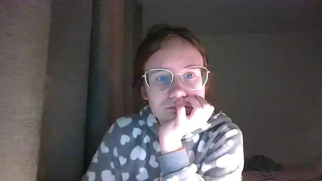 Snapshot of LuckySLove chatting on 12, 1, 2026 LuckySLove online show from 12, 1, 2026