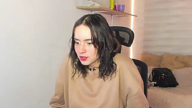 Emily Lindey online show from 18, 10, 2025