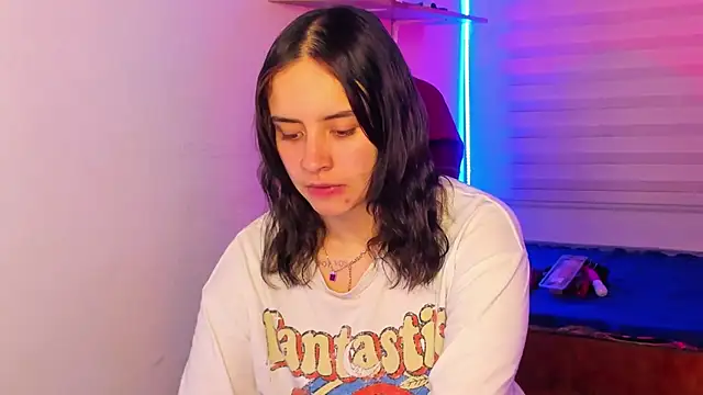 Emily Lindey online show from 30, 10, 2025