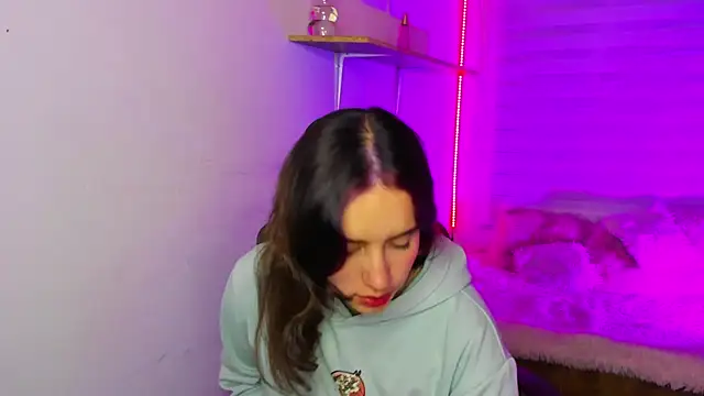 Emily Lindey online show from 29, 11, 2025