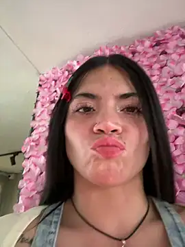 PamelaJonsom  online show from 14, 4, 2026