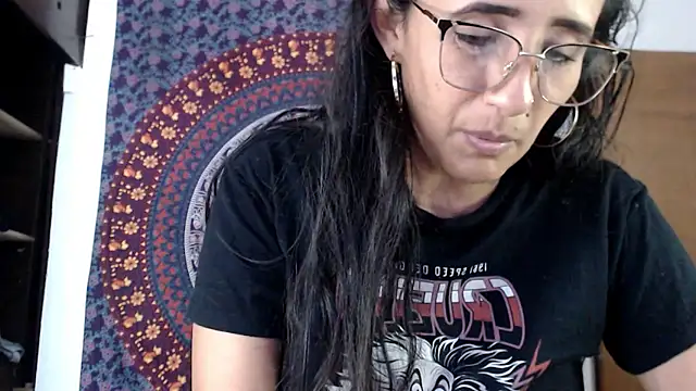 Lucyy Naugthy online show from 5, 1, 2026