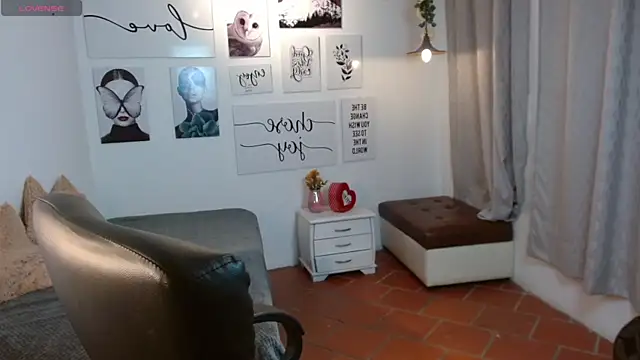 AmethystShadow17 online show from 1, 11, 2025