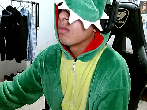 Snapshot of Collucci chatting on 22, 12, 2025 Collucci online show from 22, 12, 2025