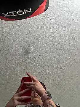 Zoe fire online show from 15, 12, 2025