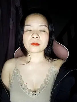 Snapshot of Listen-ly chatting on 4, 11, 2025 Listen-ly online show from 4, 11, 2025