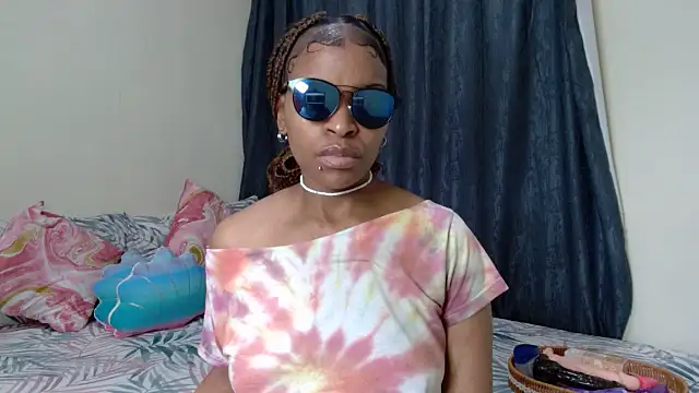 Snapshot of fifiqueen25 chatting on 21, 3, 2026 fifiqueen25 online show from 21, 3, 2026