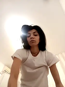 Snapshot of ReneeVoss chatting on 6, 2, 2026 ReneeVoss online show from 6, 2, 2026