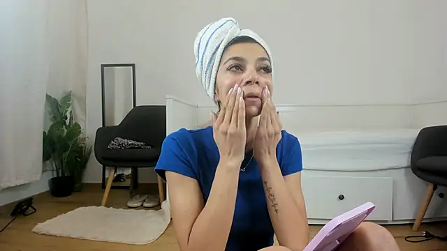 Snapshot of ReneeVoss chatting on 20, 2, 2026 ReneeVoss online show from 20, 2, 2026