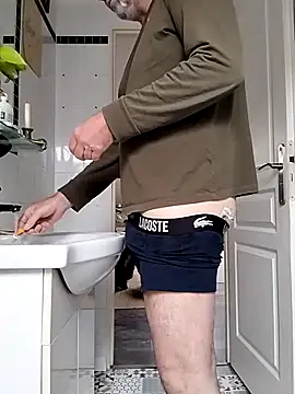 Snapshot of nicolaspgarnier chatting on 15, 10, 2025 nicolaspgarnier online show from 15, 10, 2025