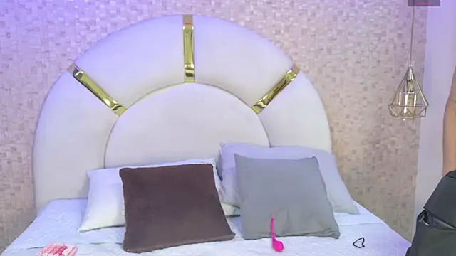 emmy rose25 online show from 19, 11, 2025