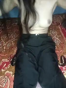 Snapshot of strip_queennn chatting on 21, 12, 2025 strip queennn online show from 21, 12, 2025