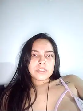 Snapshot of AriannaRose chatting on 12, 11, 2025 AriannaRose online show from 12, 11, 2025