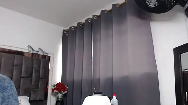Salmma Milf online show from 25, 6, 2026
