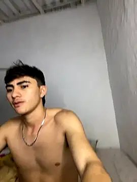 Snapshot of Myke_hotxxx chatting on 11, 11, 2025 Myke hotxxx online show from 11, 11, 2025