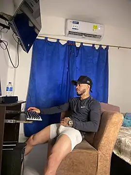 Kylian Alessandro online show from 25, 2, 2026