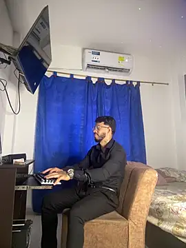 Kylian Alessandro online show from 26, 2, 2026