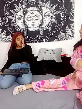 abby n emily online show from 17, 11, 2025