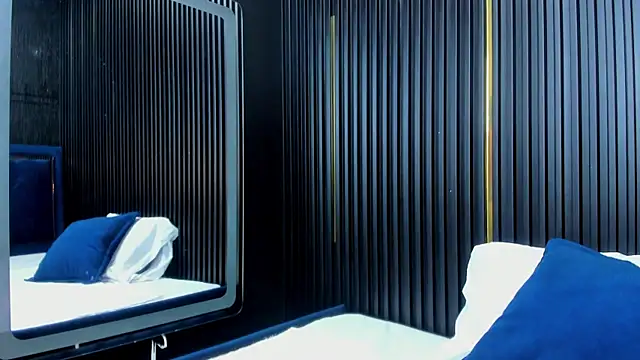 JuliethCruz  online show from 13, 11, 2025