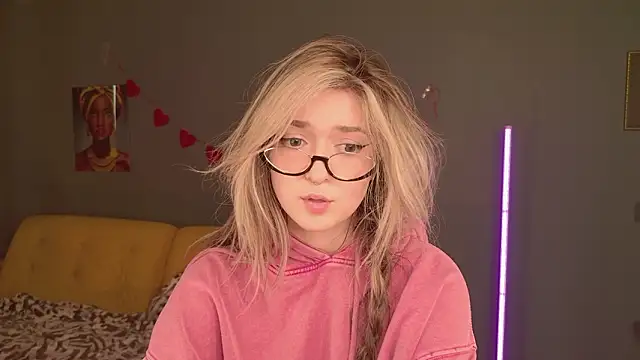 Snapshot of BellaSink chatting on 15, 2, 2026 BellaSink online show from 15, 2, 2026