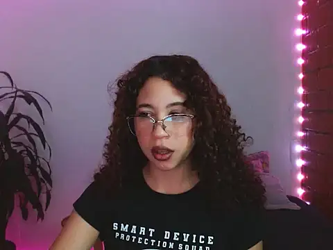 Medussa3033 online show from 6, 11, 2025