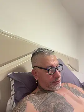 Snapshot of roygomez chatting on 4, 11, 2025 roygomez online show from 4, 11, 2025