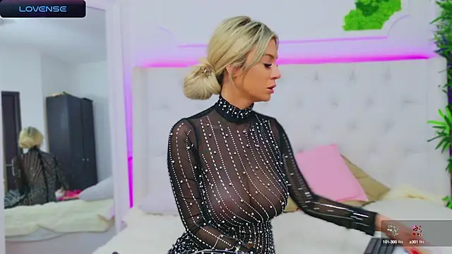 Snapshot of AriannaSins chatting on 4, 1, 2025 AriannaSins online show from 4, 1, 2025