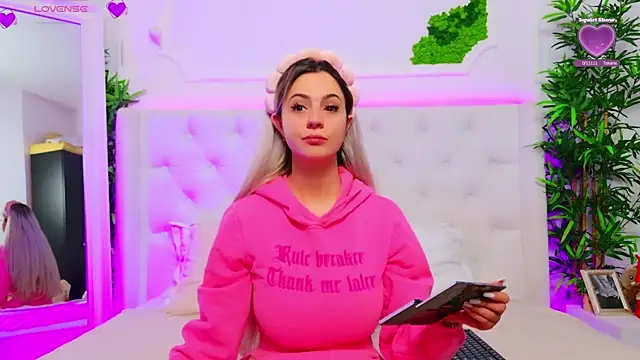 AriannaSins online show from 9, 1, 2026