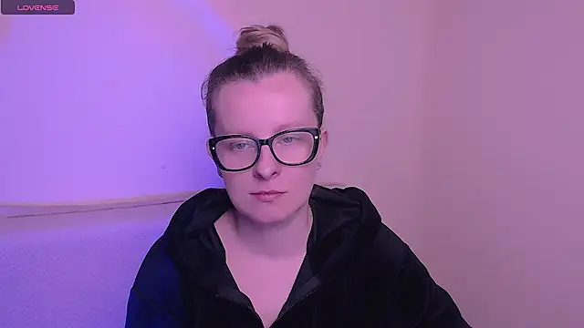 AllaLeomz online show from 12, 11, 2025