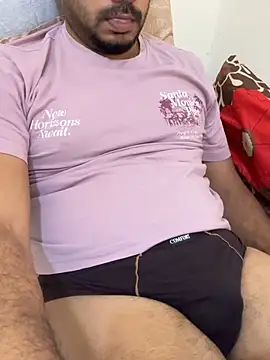 Snapshot of Handsome8677 chatting on 4, 4, 2026 Handsome8677 online show from 4, 4, 2026