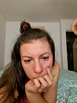 Snapshot of CrazyInTwo chatting on 23, 10, 2025 CrazyInTwo online show from 23, 10, 2025